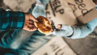 الزكاة بإطعام الفقراء