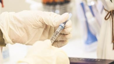 هل تطعيم كورونا يبطل الصيام؟